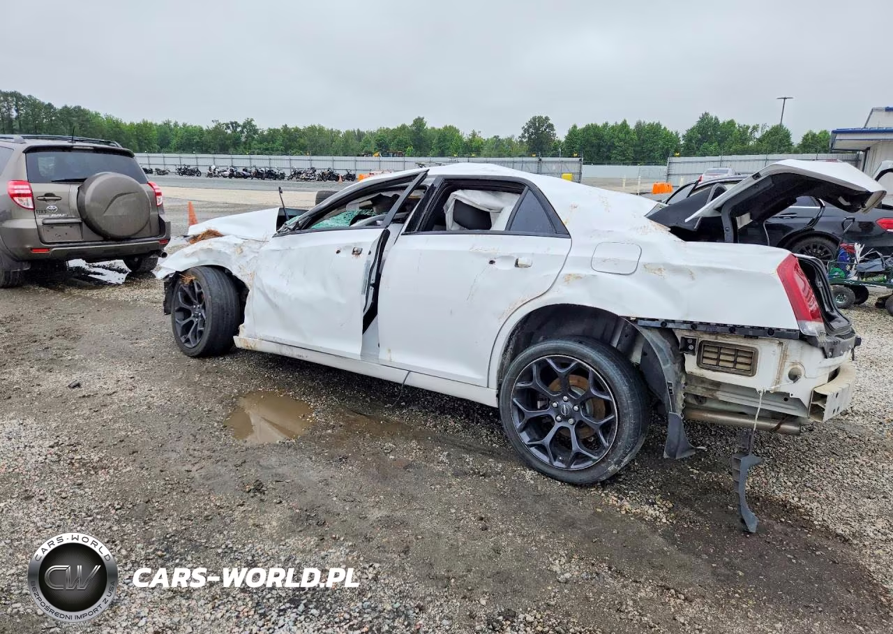 2019 Chrysler 300 Touring VIN:2C3CCAAG6KH694007 - 2
