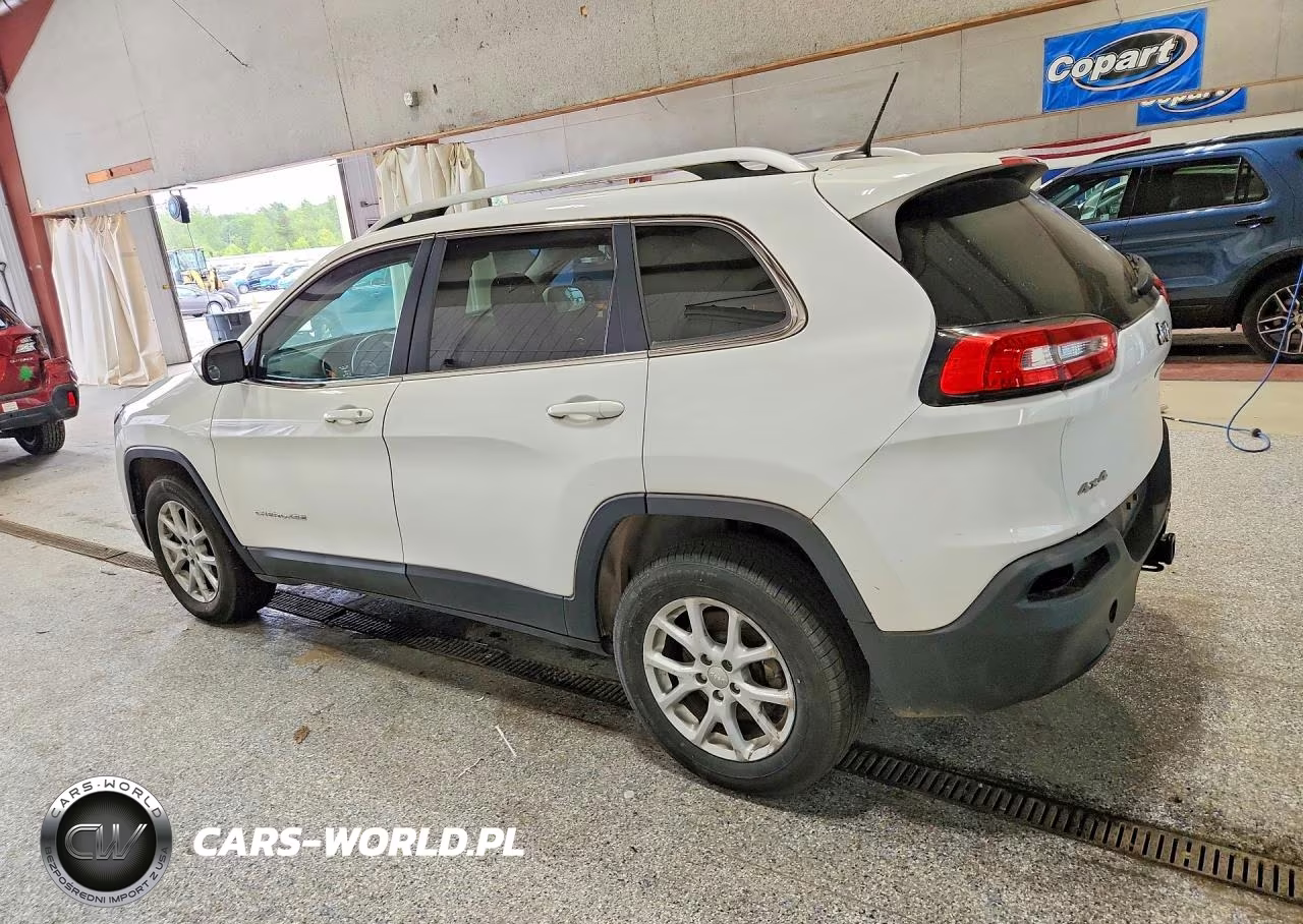2018 Jeep Cherokee Latitude VIN:1C4PJMCX7JD501702 - 2