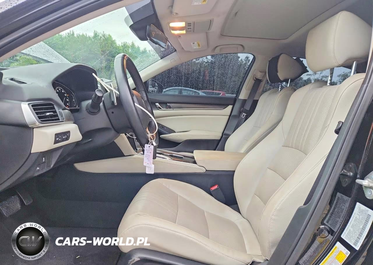2018 Honda Accord Touring VIN:1HGCV1F97JA047582 - 7