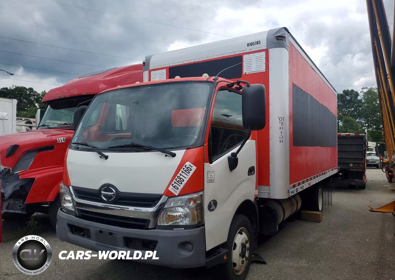 2018 Hino 195 Box Truck