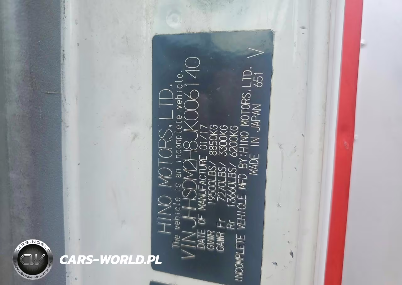 2018 Hino 195 Box Truck VIN:JHHSDM2H8JK006140 - 11