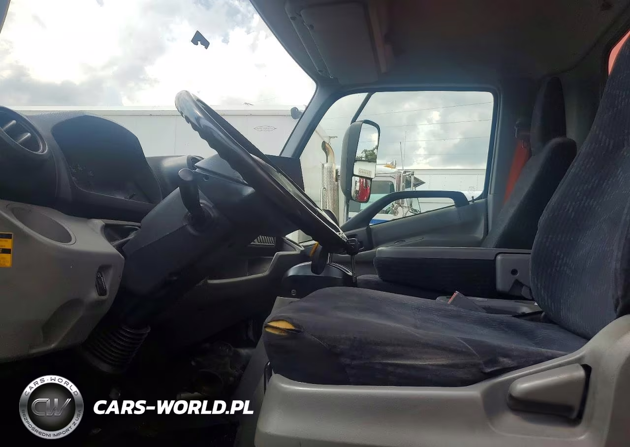 2018 Hino 195 Box Truck VIN:JHHSDM2H8JK006140 - 7