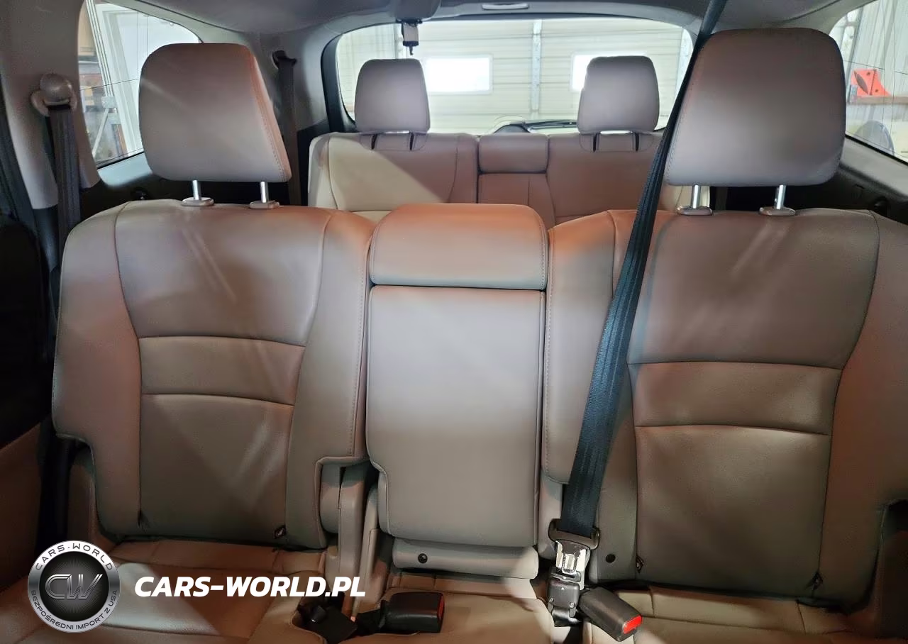 2017 Honda Pilot Touring VIN:5FNYF6H9XHB104435 - 10