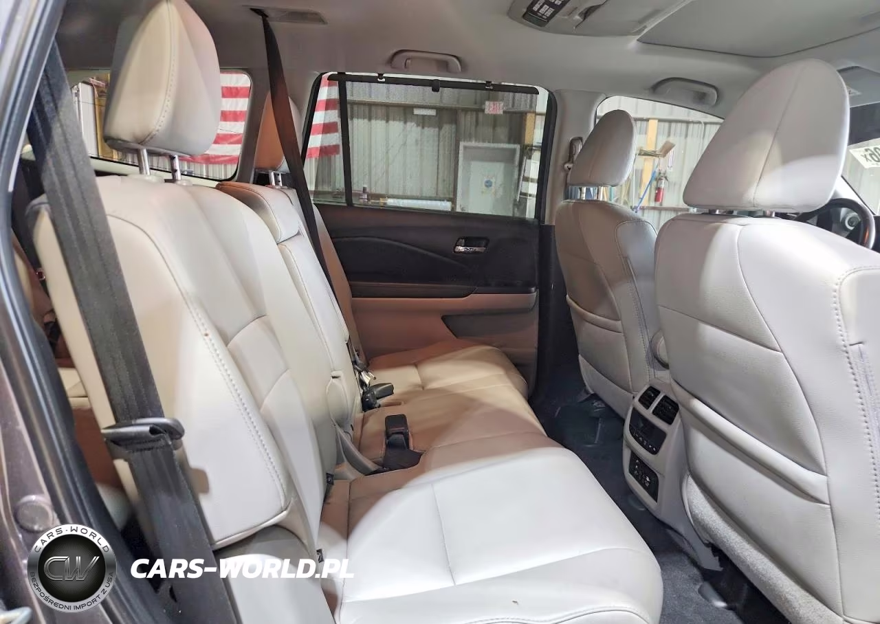 2017 Honda Pilot Touring VIN:5FNYF6H9XHB104435 - 11