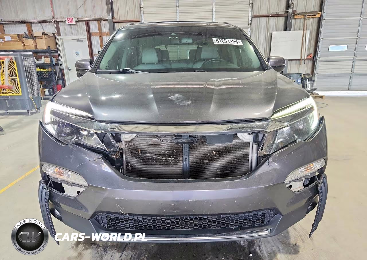 2017 Honda Pilot Touring VIN:5FNYF6H9XHB104435 - 5