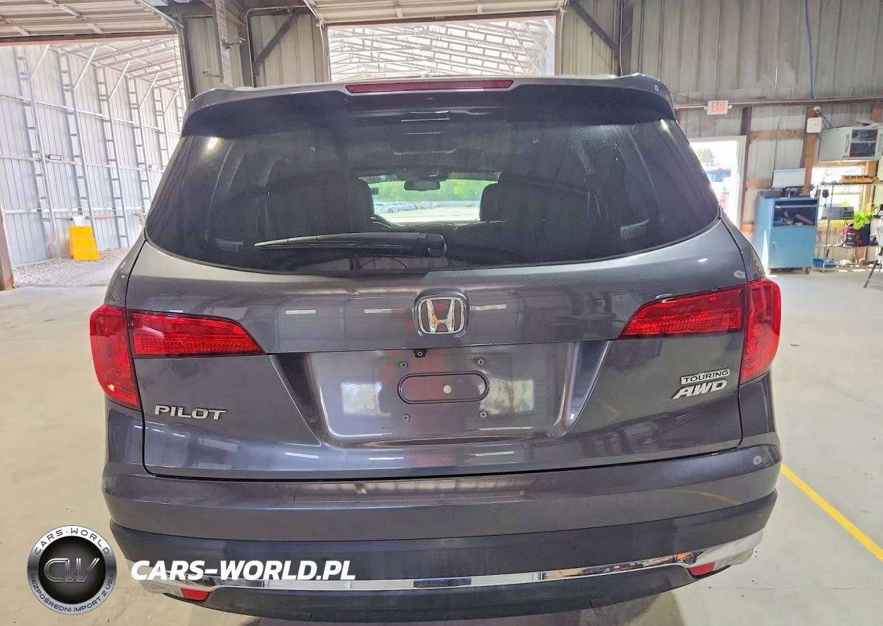 2017 Honda Pilot Touring VIN:5FNYF6H9XHB104435 - 6