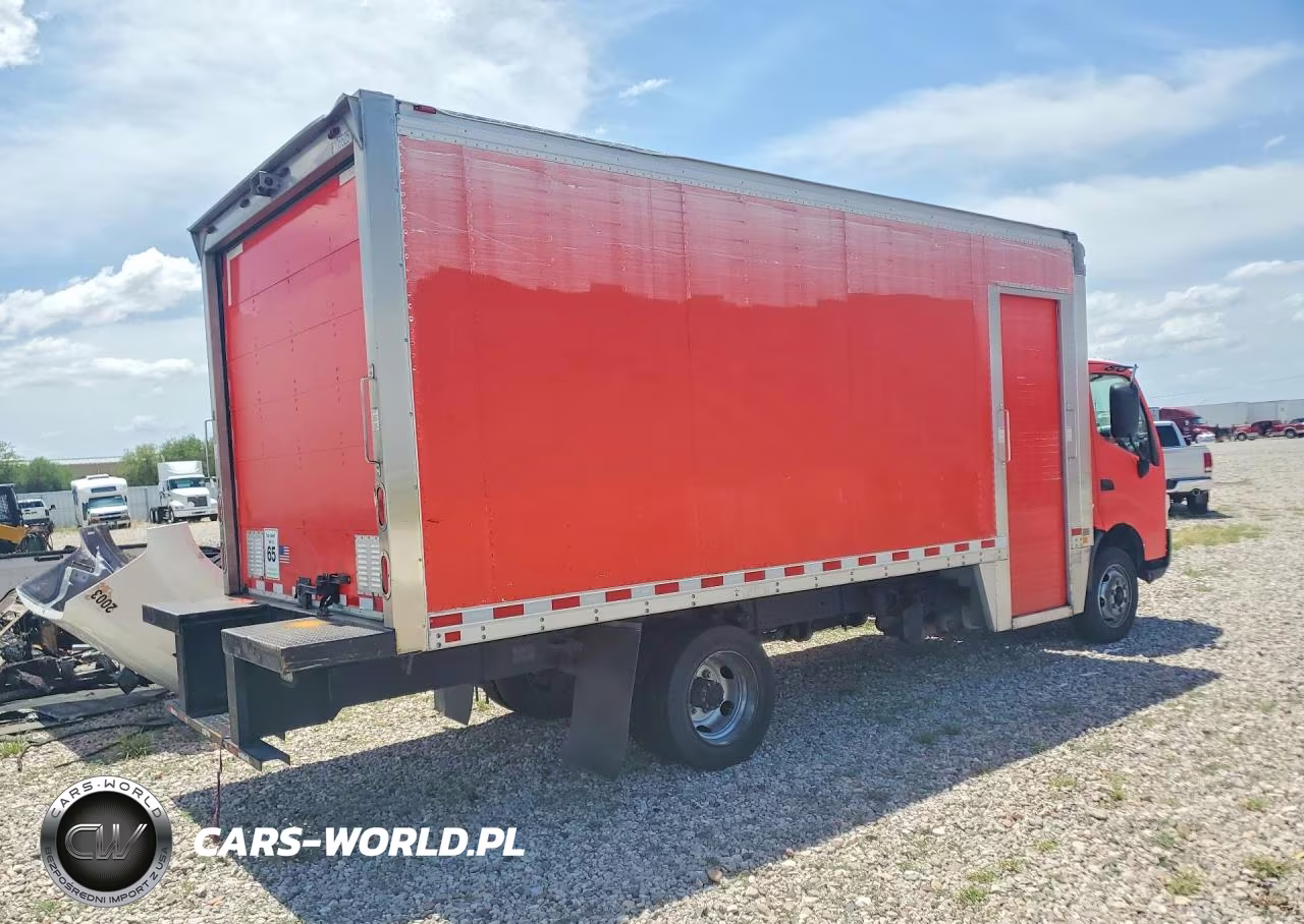 2017 Hino 195 Box Truck VIN:JHHSDM2HXHK006005 - 3