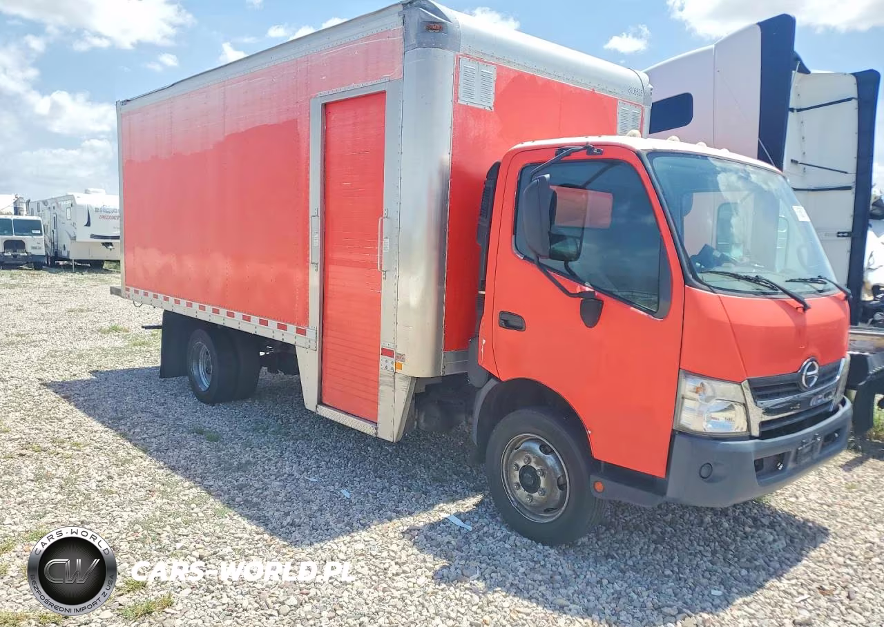 2017 Hino 195 Box Truck VIN:JHHSDM2HXHK006005 - 4