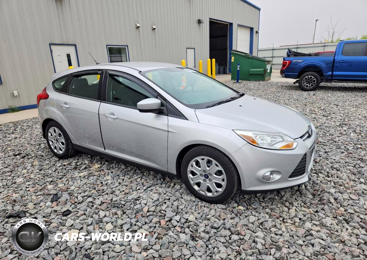 2012 Ford Focus Se VIN:1FAHP3K25CL463422 - 4