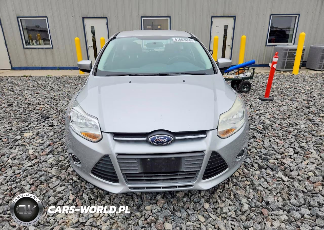2012 Ford Focus Se VIN:1FAHP3K25CL463422 - 5