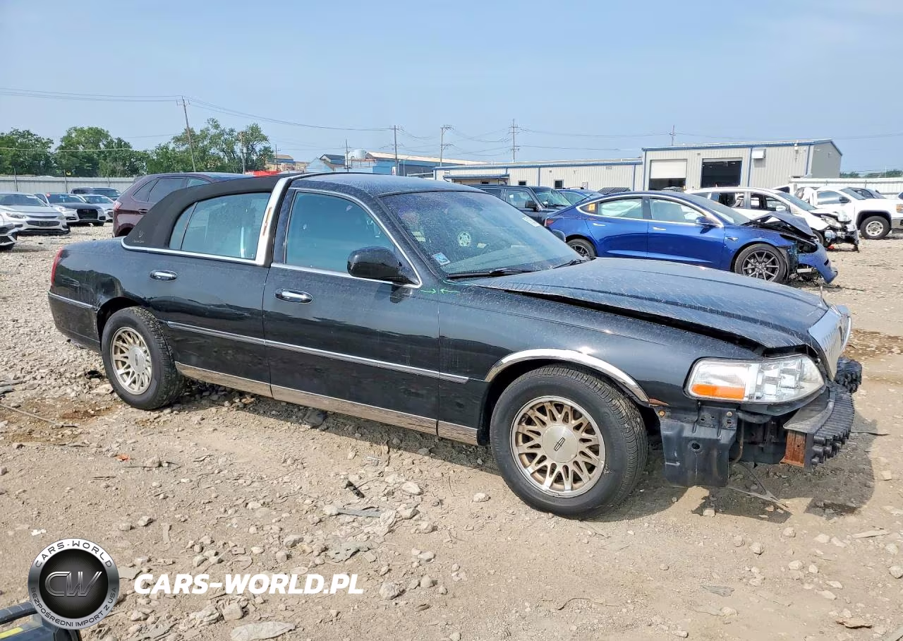 2007 Lincoln Town Car Signature VIN:1LNHM81W67Y624188 - 4