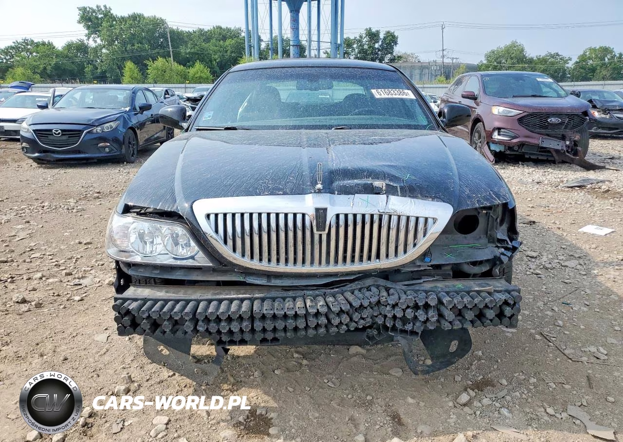 2007 Lincoln Town Car Signature VIN:1LNHM81W67Y624188 - 5