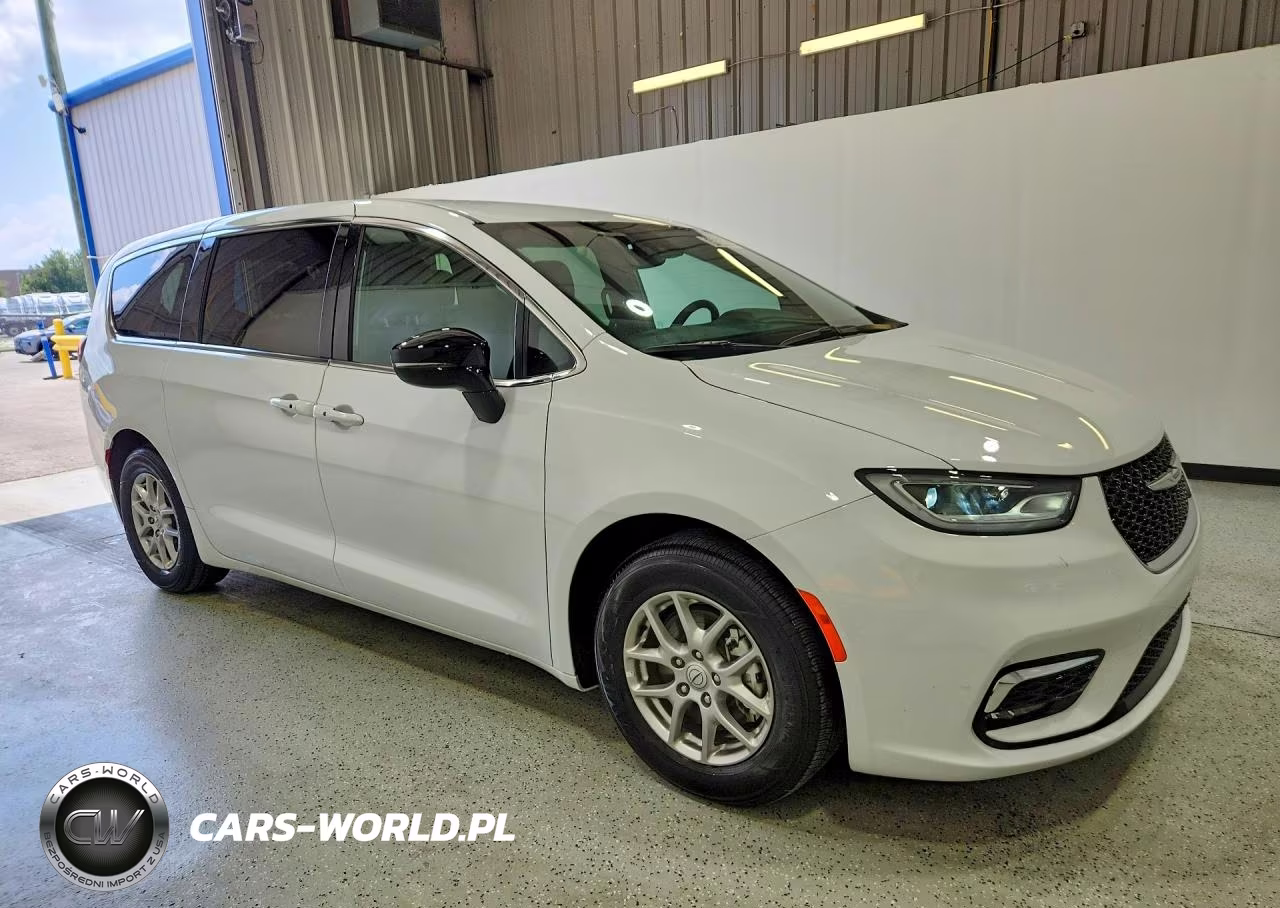 2026 Chrysler Pacifica Select VIN:2C4RC1BG5TR204494 - 4