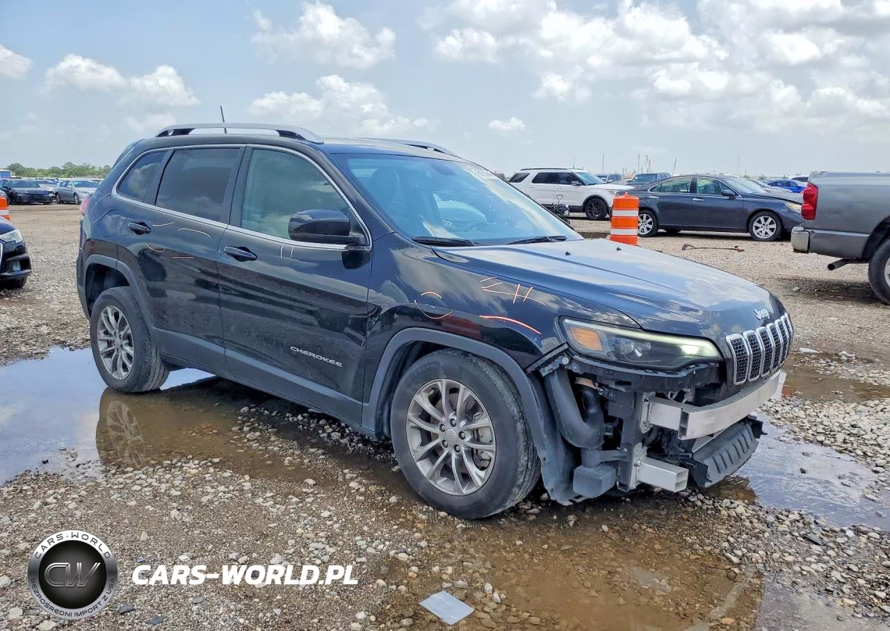 2019 Jeep Cherokee Latitude Plus VIN:1C4PJLLX9KD123121 - 4
