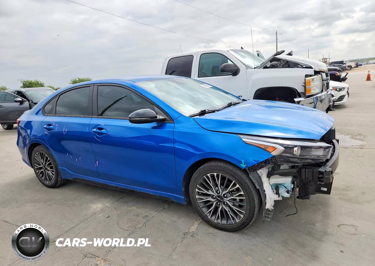 2023 Kia Forte Gt Line VIN:3KPF54AD9PE645333 - 4