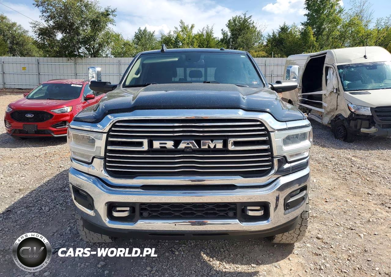 2019 Ram 3500 Laramie VIN:3C63R3ML7KG555770 - 5