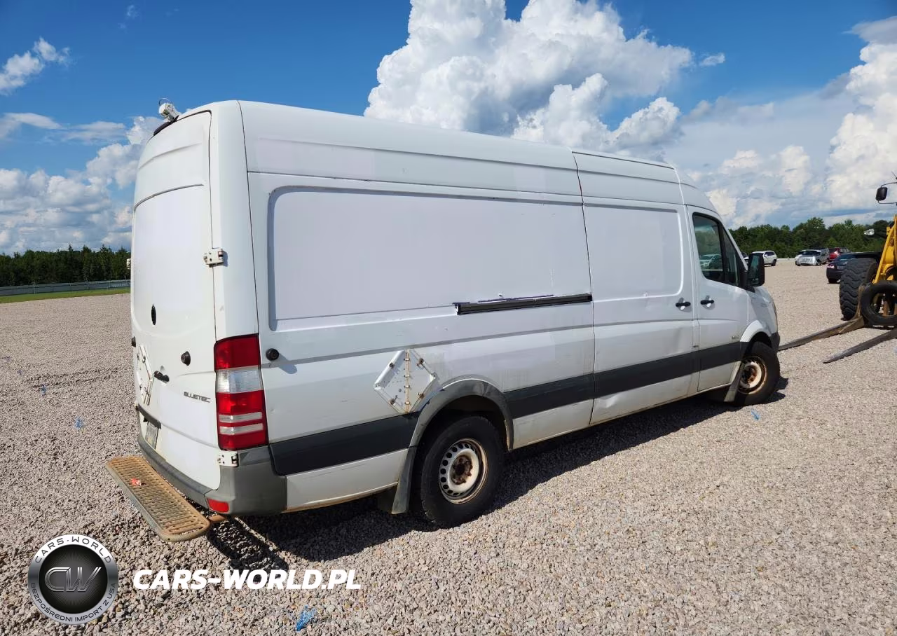 2014 Mercedes-Benz Sprinter 2500 Delivery Van VIN:WD3PE8DE6E5821001 - 3