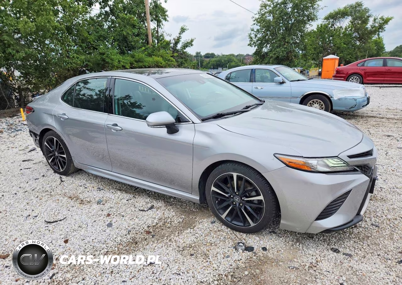 2019 Toyota Camry Xse VIN:4T1B61HK2KU746119 - 4