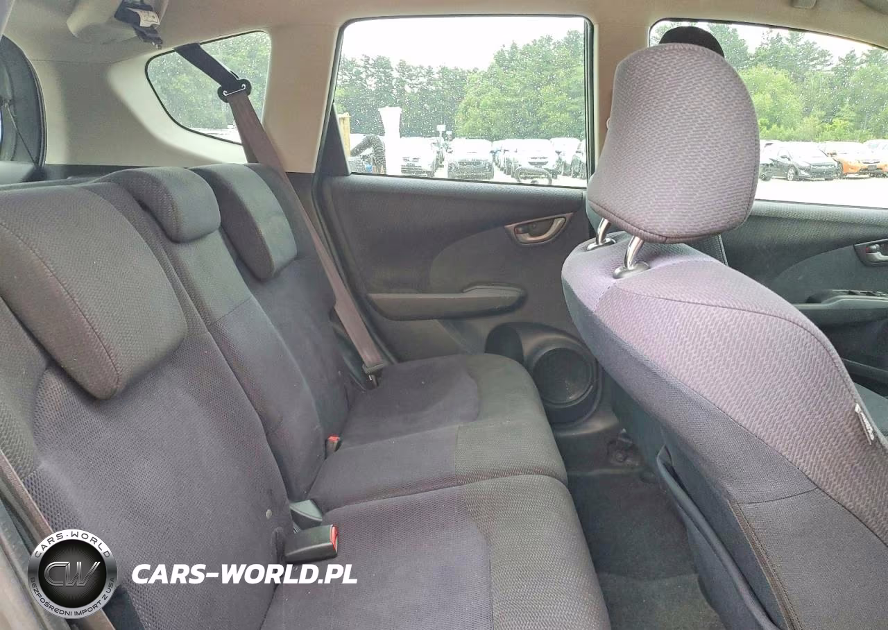 2013 Honda Fit Sport VIN:JHMGE8H57DC041324 - 10