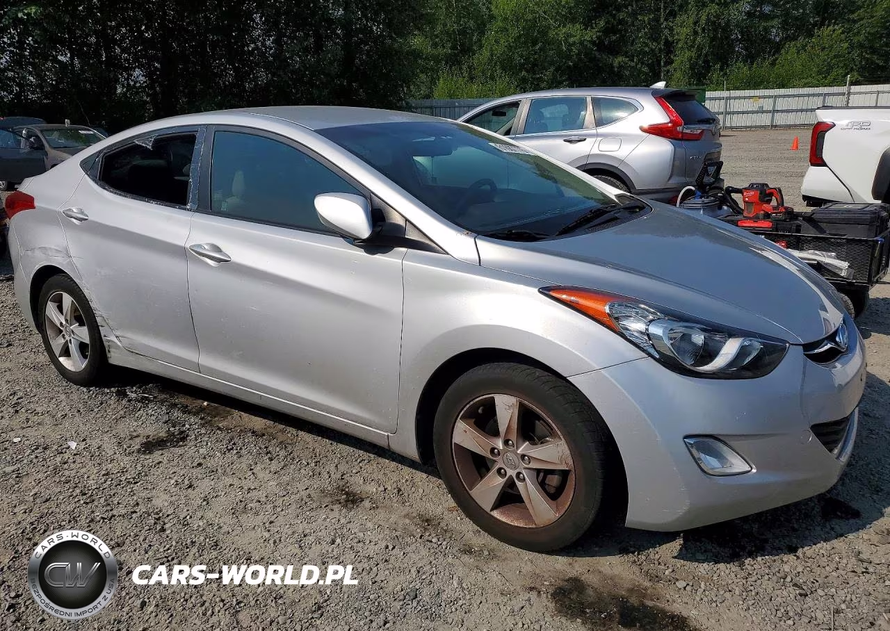 2013 Hyundai Elantra Gls VIN:KMHDH4AE7DU530620 - 4