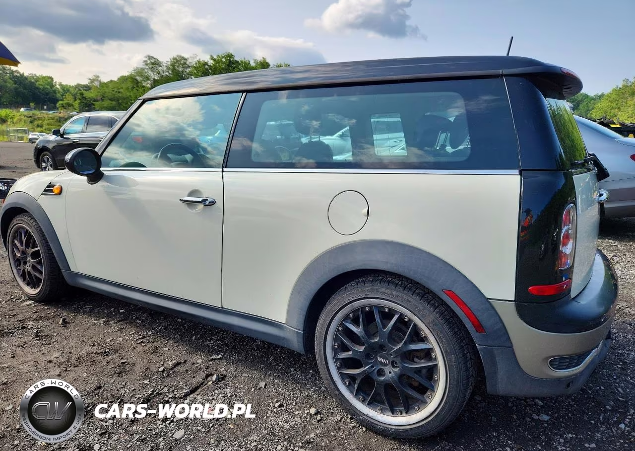 2011 MINI COOPER CLUBMAN VIN:WMWZF3C52BTX82234 - 2
