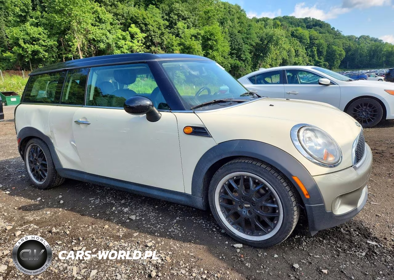 2011 MINI COOPER CLUBMAN VIN:WMWZF3C52BTX82234 - 4