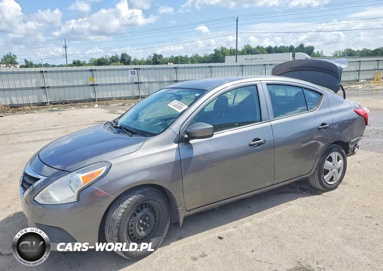 2018 Nissan Versa S Plus – zdjęcie 1 z 12
