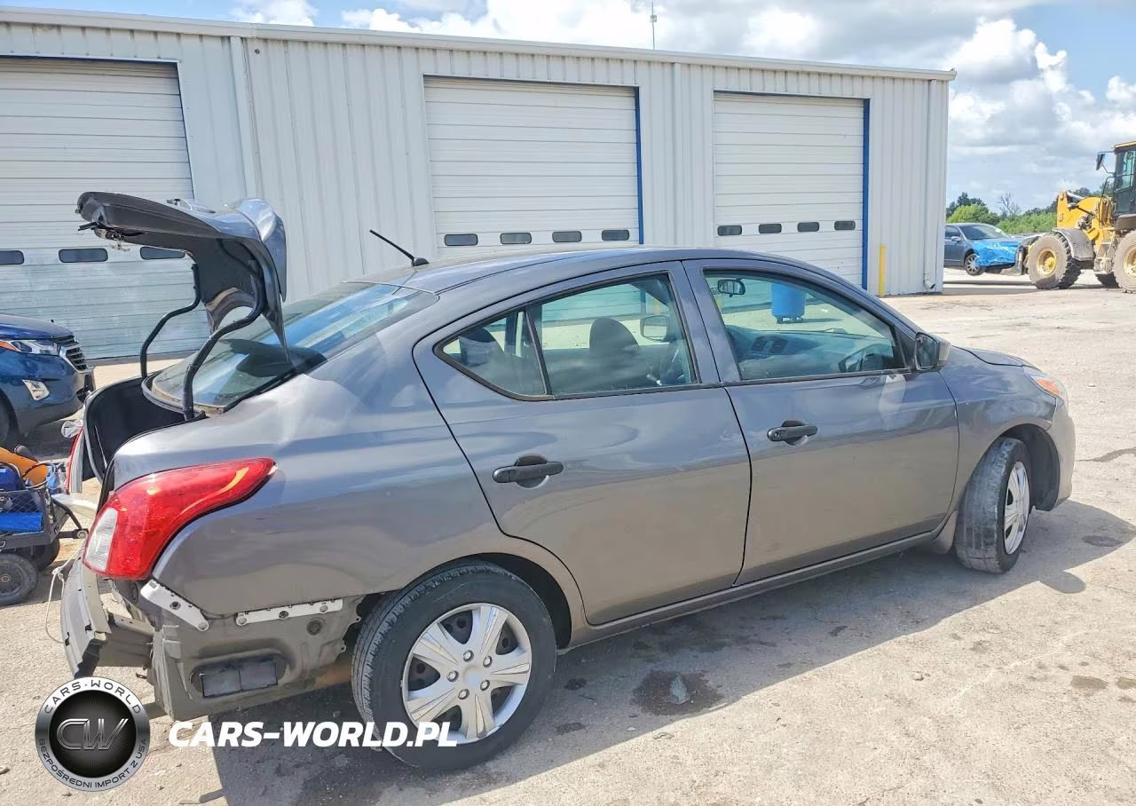 2018 Nissan Versa S Plus VIN:3N1CN7AP1JL824227 - 3