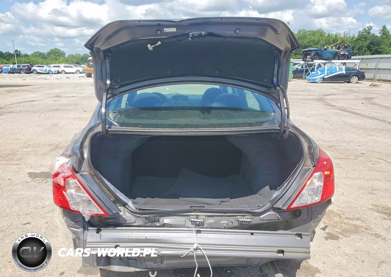 2018 Nissan Versa S Plus VIN:3N1CN7AP1JL824227 - 6