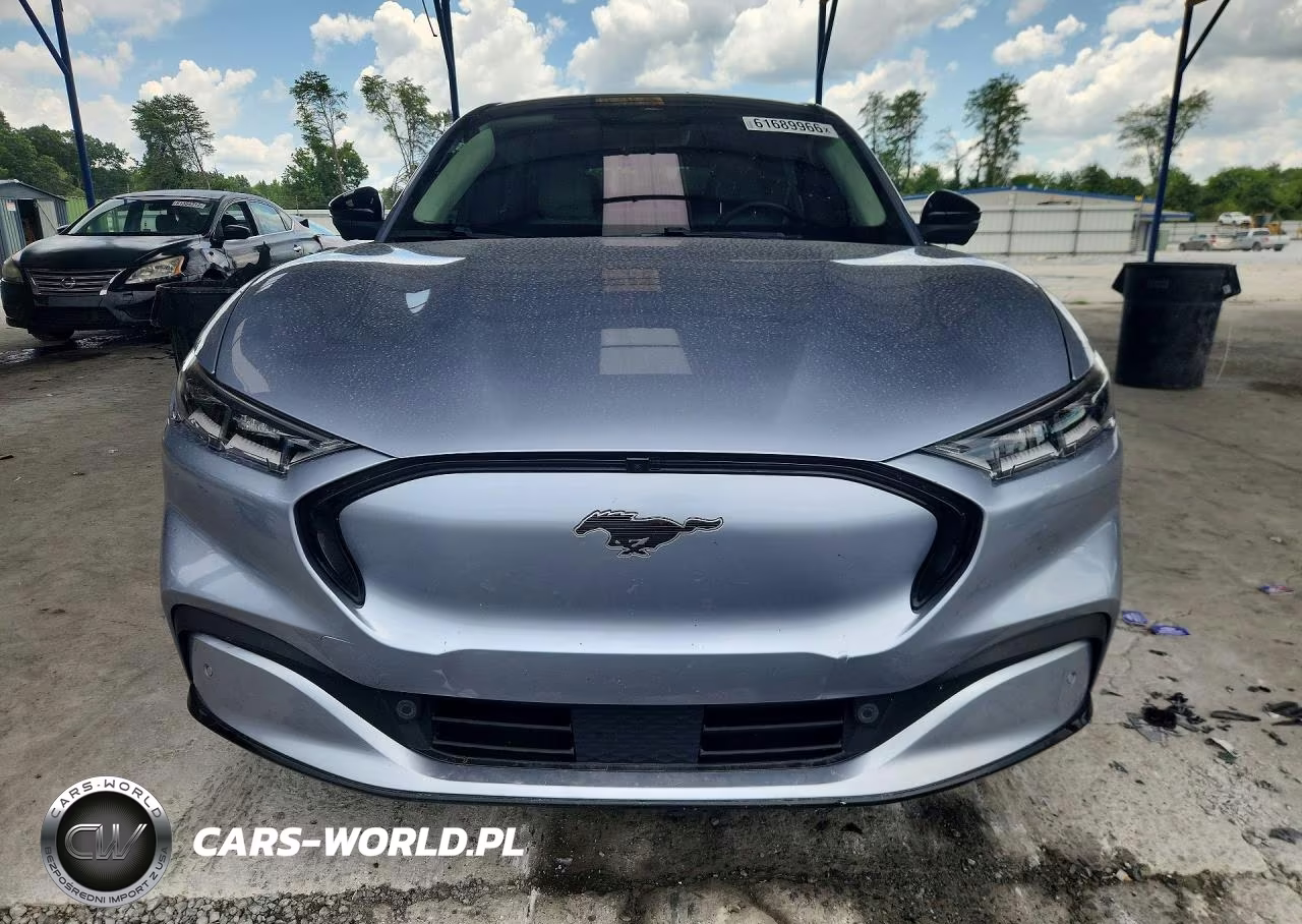 2022 Ford Mustang Mach-E Premium VIN:3FMTK3RM6NMA30649 - 5