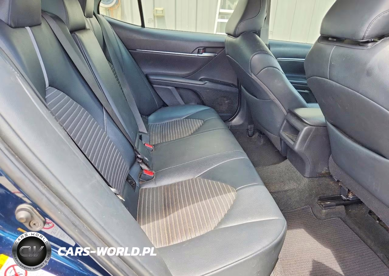 2018 Toyota Camry Se VIN:4T1B11HKXJU654270 - 10