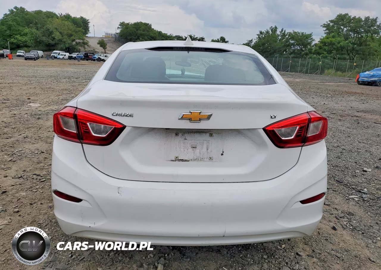 2019 Chevrolet Cruze Lt VIN:1G1BE5SM6K7118015 - 6