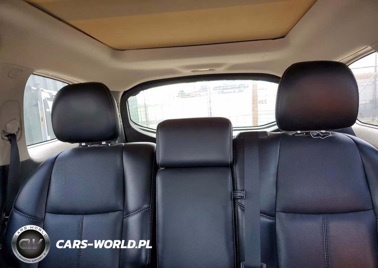 2015 Nissan Pathfinder Platinum VIN:5N1AR2MM5FC600390 - 10