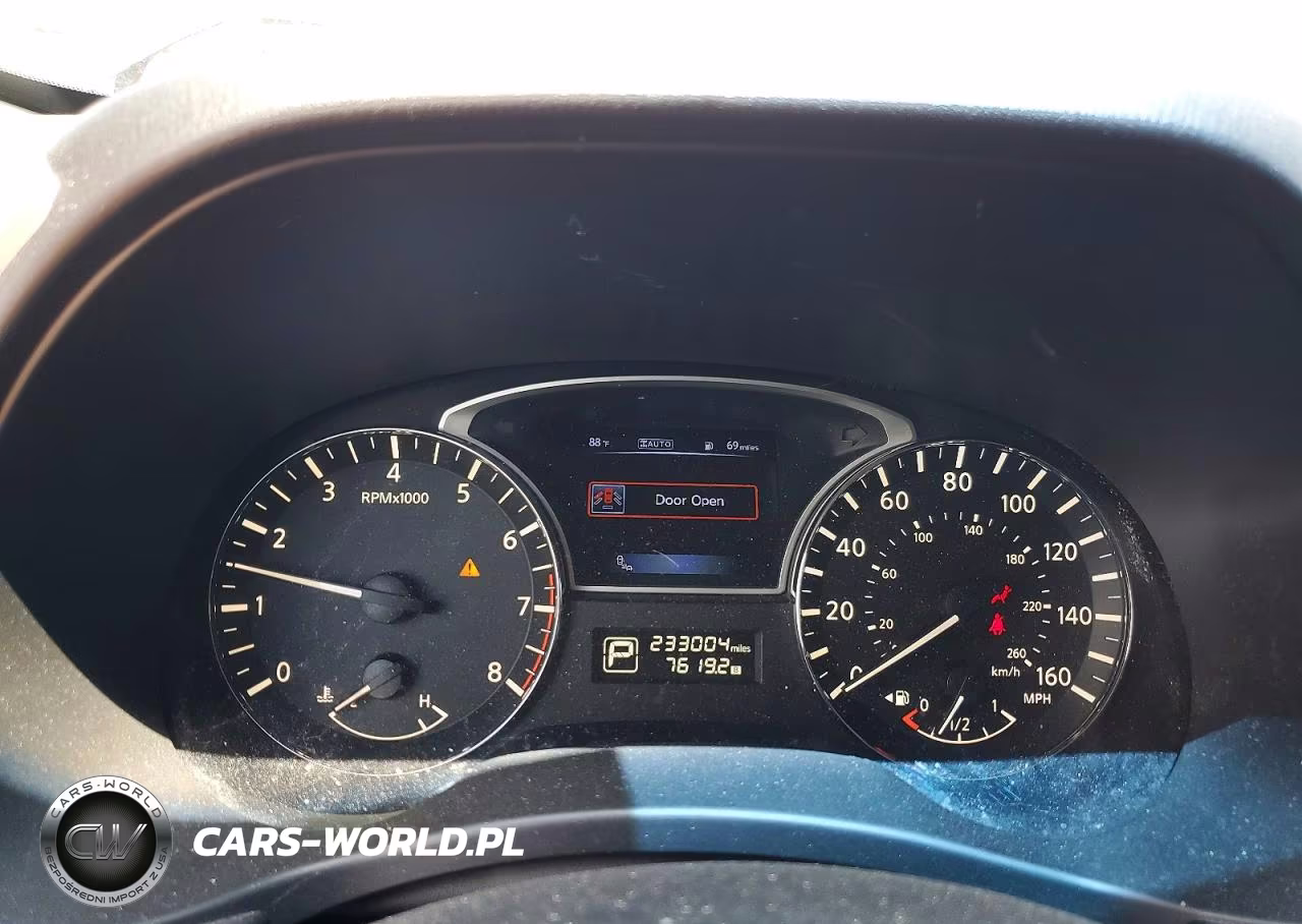 2015 Nissan Pathfinder Platinum VIN:5N1AR2MM5FC600390 - 9