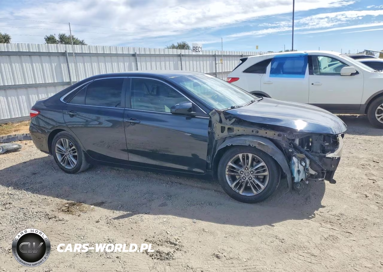 2017 Toyota Camry Se VIN:4T1BF1FK9HU718720 - 4