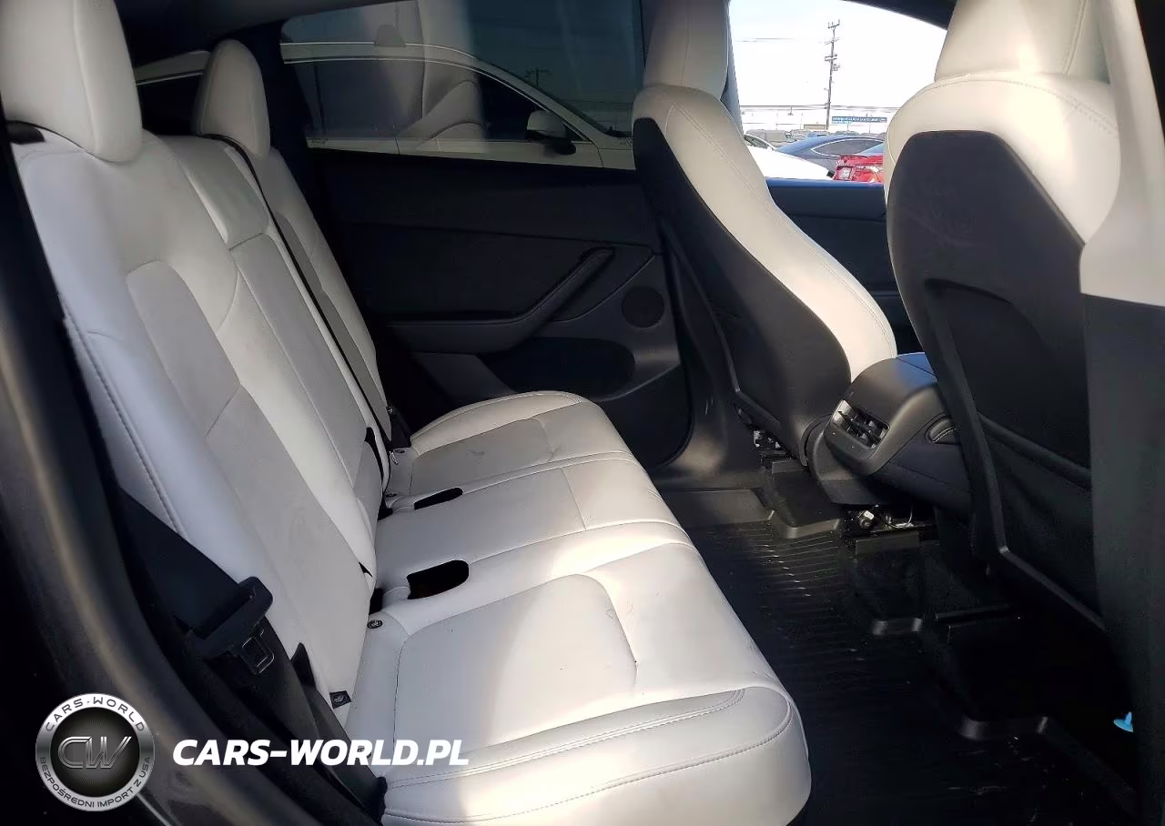 2025 Tesla Model Y VIN:7SAYGDEF8SF307538 - 10