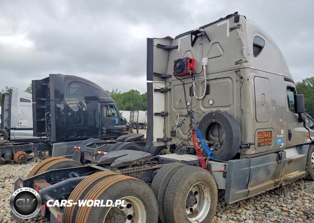2017 Freightliner Cascadia 125 Semi Truck VIN:1FUJGLDR5HLHF2062 - 10