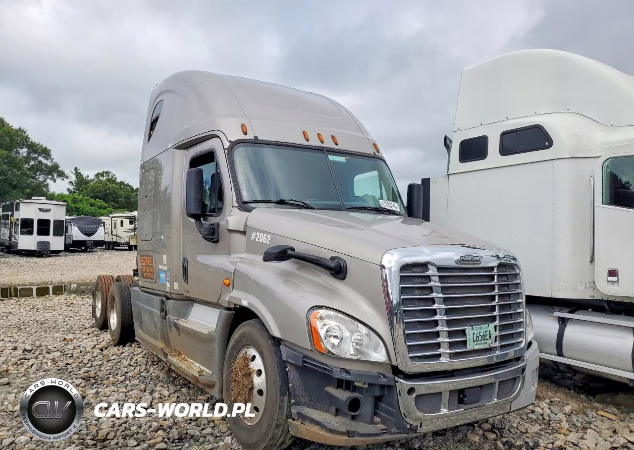 2017 Freightliner Cascadia 125 Semi Truck VIN:1FUJGLDR5HLHF2062 - 4