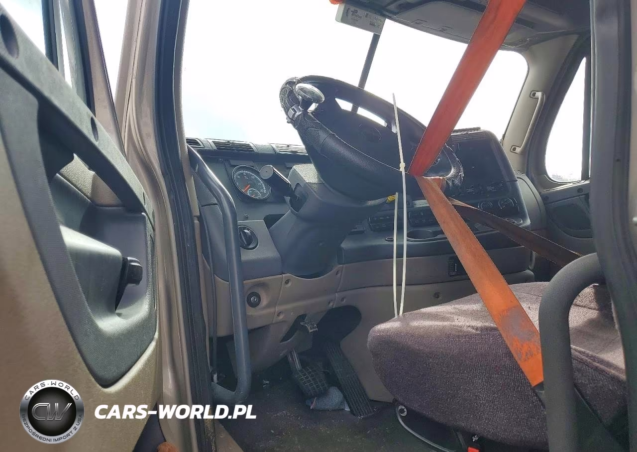 2017 Freightliner Cascadia 125 Semi Truck VIN:1FUJGLDR5HLHF2062 - 8