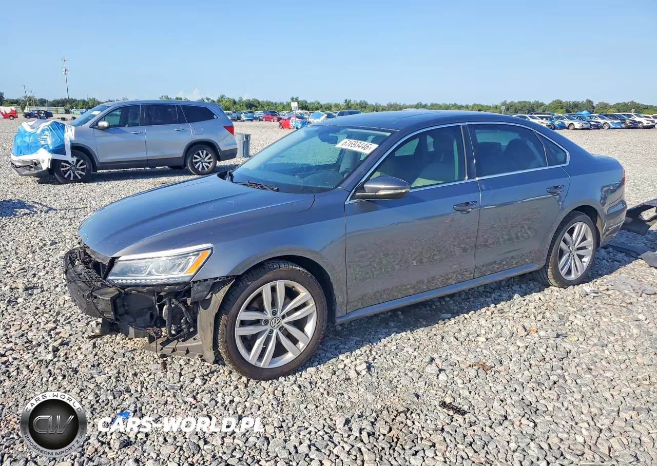 2018 Volkswagen Passat Se VIN:1VWBA7A3XJC016307 - 1