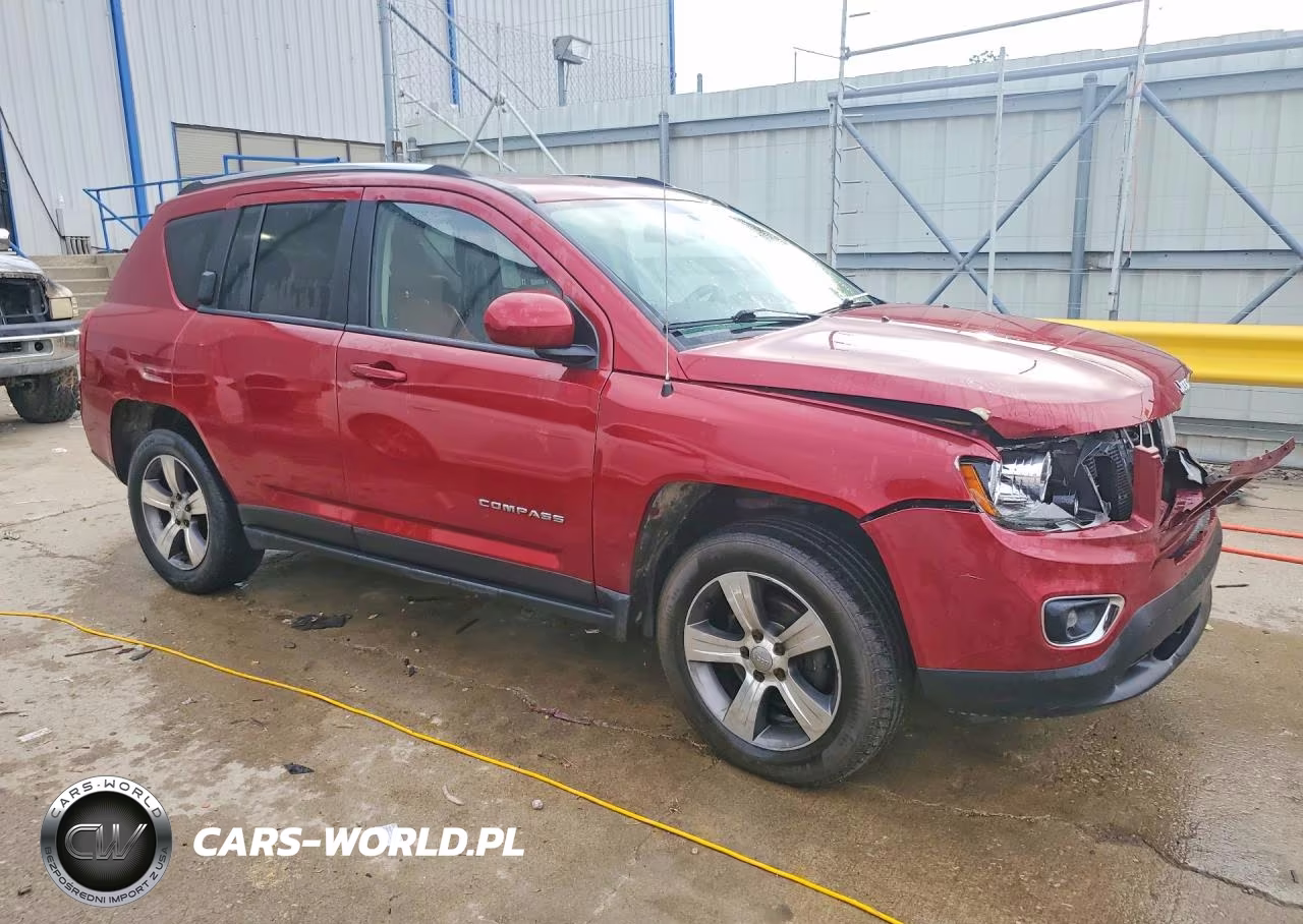 2016 Jeep Compass Latitude VIN:1C4NJDEB2GD747011 - 4