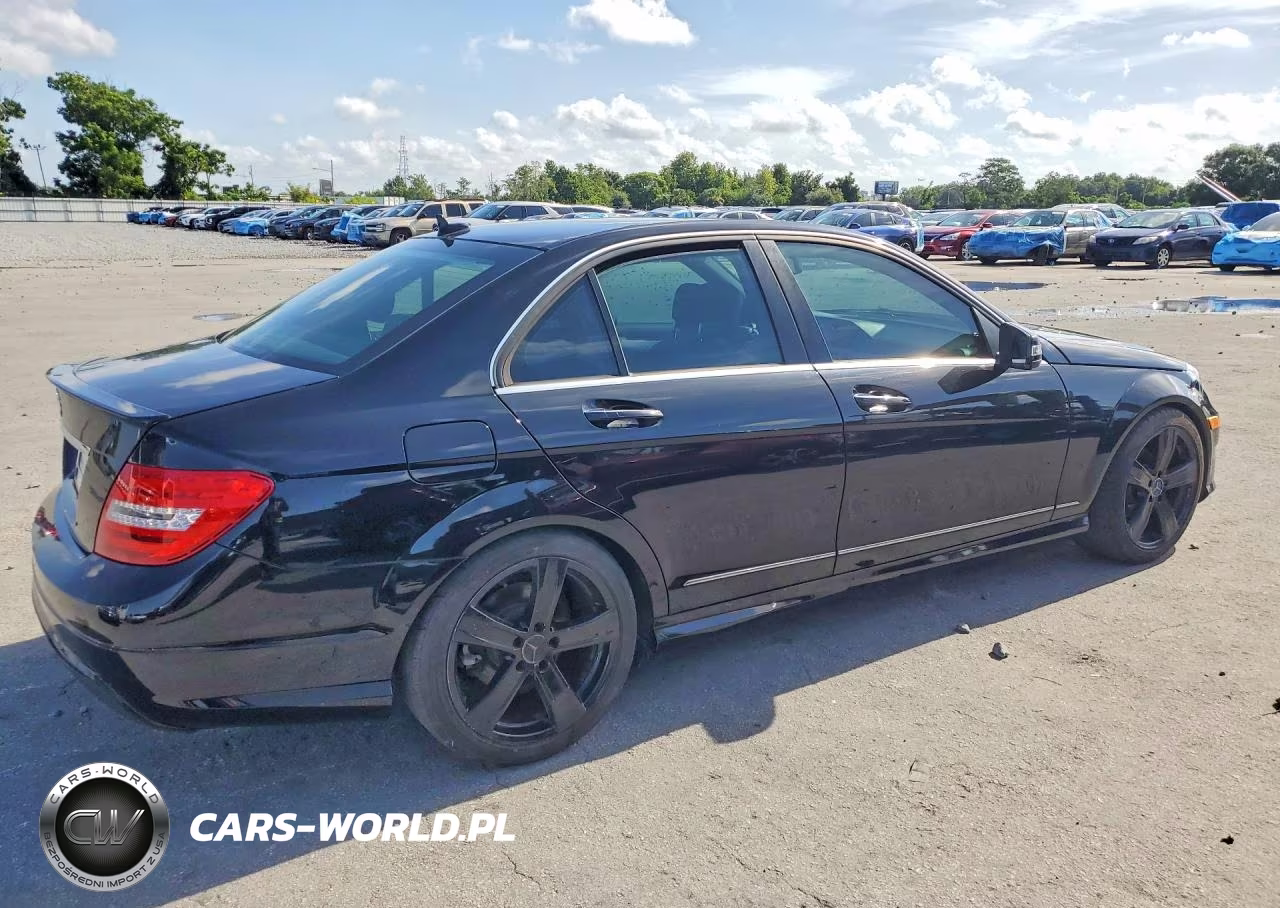 2013 Mercedes-Benz C 250 VIN:WDDGF4HB5DA797538 - 3