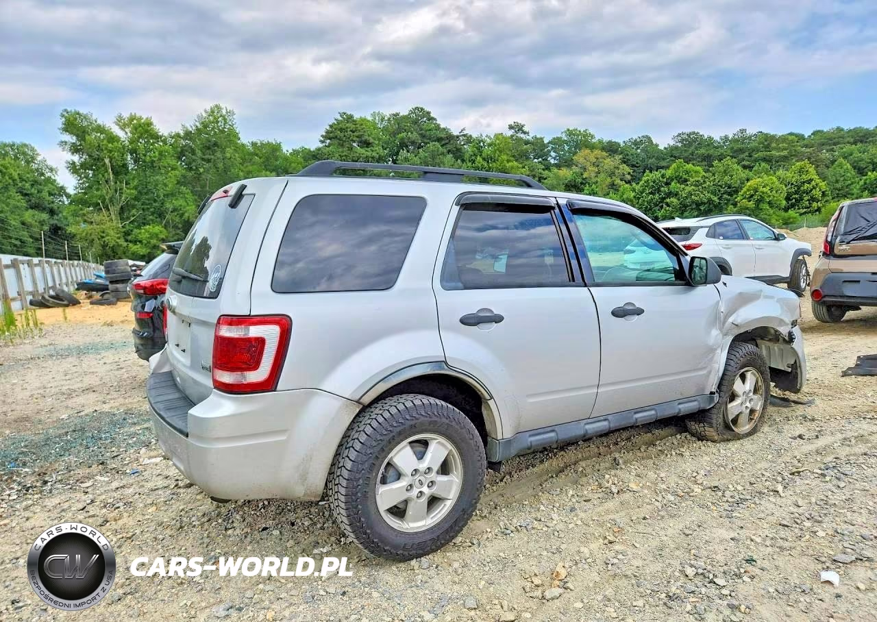 2012 Ford Escape Xlt VIN:1FMCU9DG9CKA97829 - 3