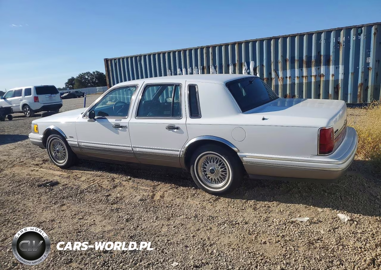 1991 Lincoln Town Car Signature VIN:1LNCM82W0MY618567 - 2