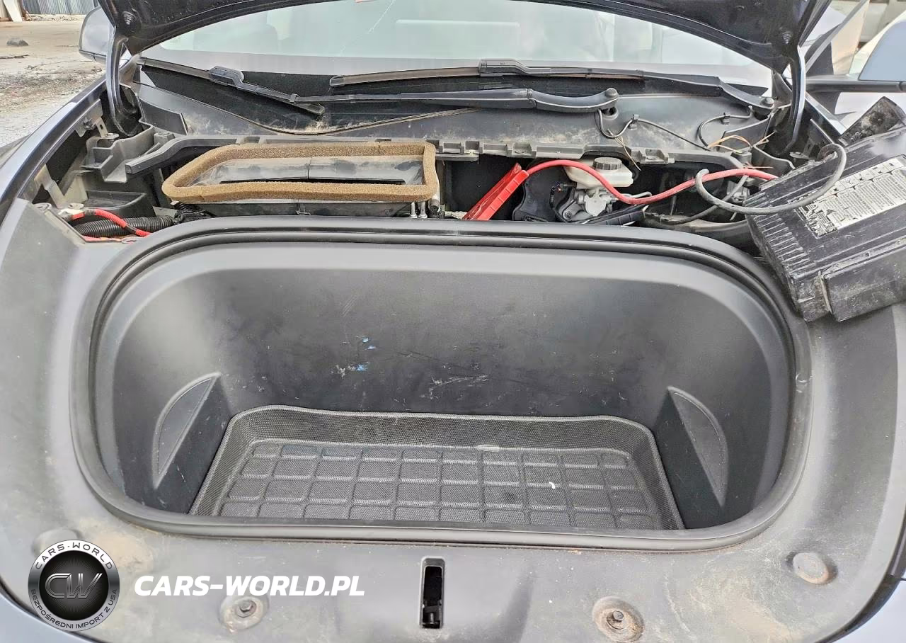 2020 Tesla Model Y VIN:5YJYGDEE4LF049072 - 11