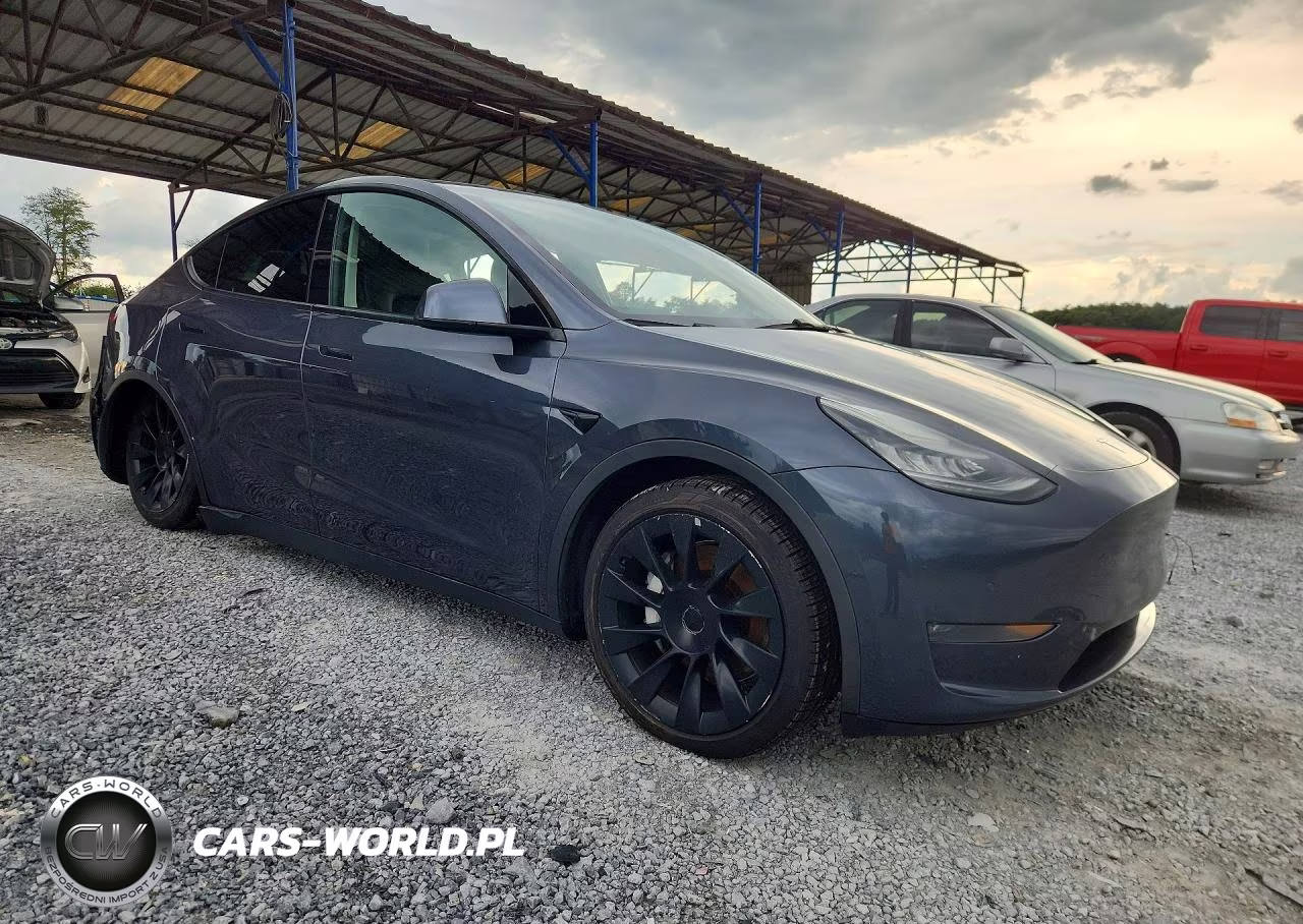 2020 Tesla Model Y VIN:5YJYGDEE4LF049072 - 4