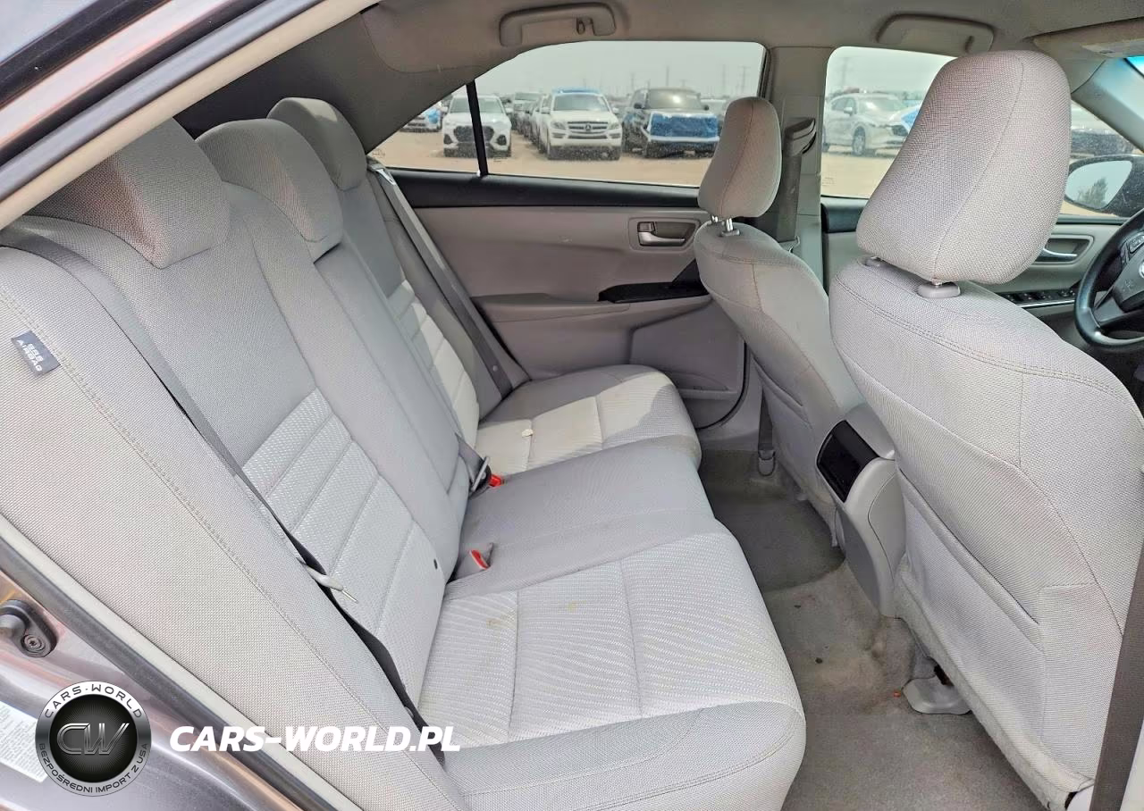 2016 Toyota Camry Le VIN:4T4BF1FK4GR537383 - 10
