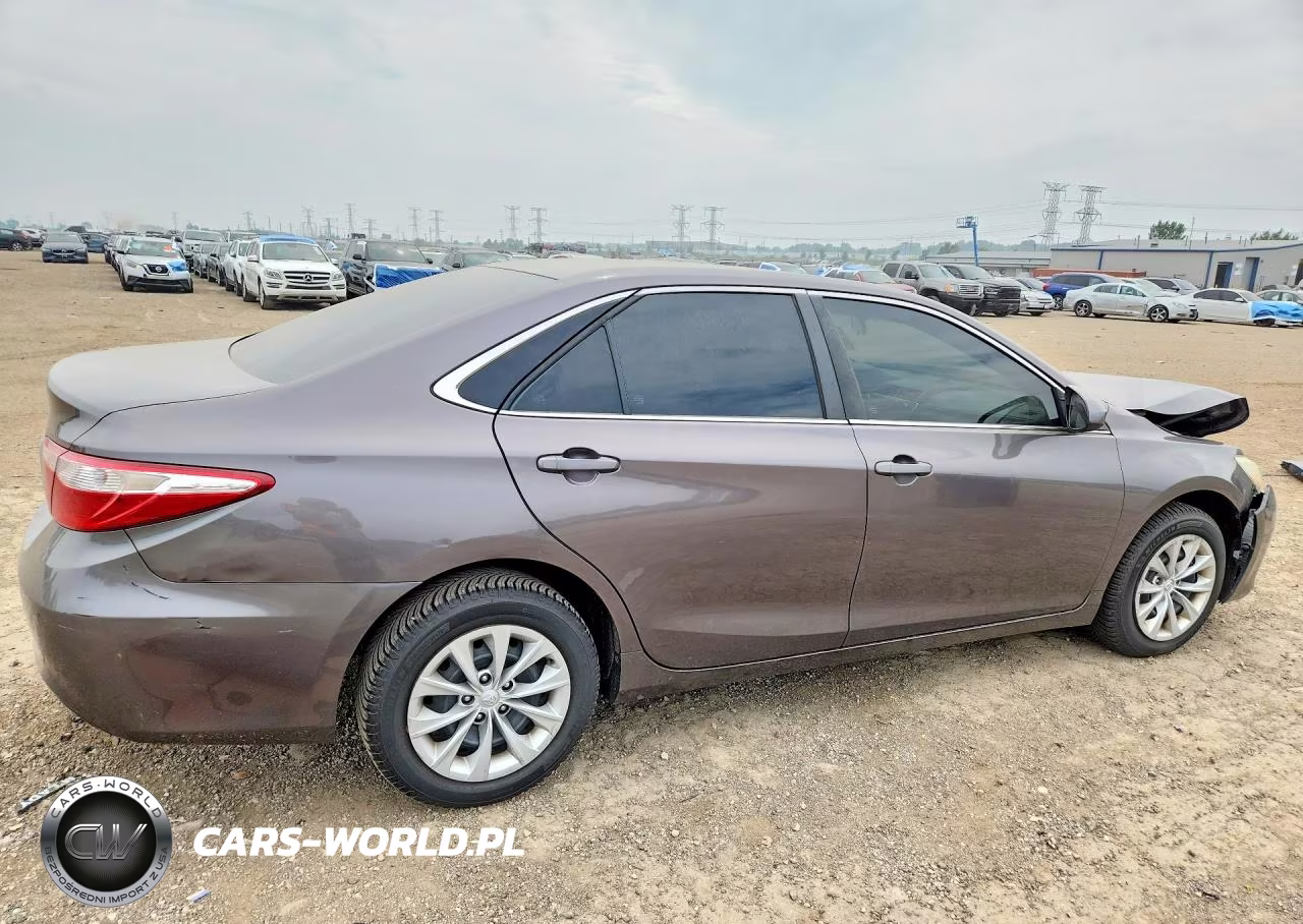 2016 Toyota Camry Le VIN:4T4BF1FK4GR537383 - 3