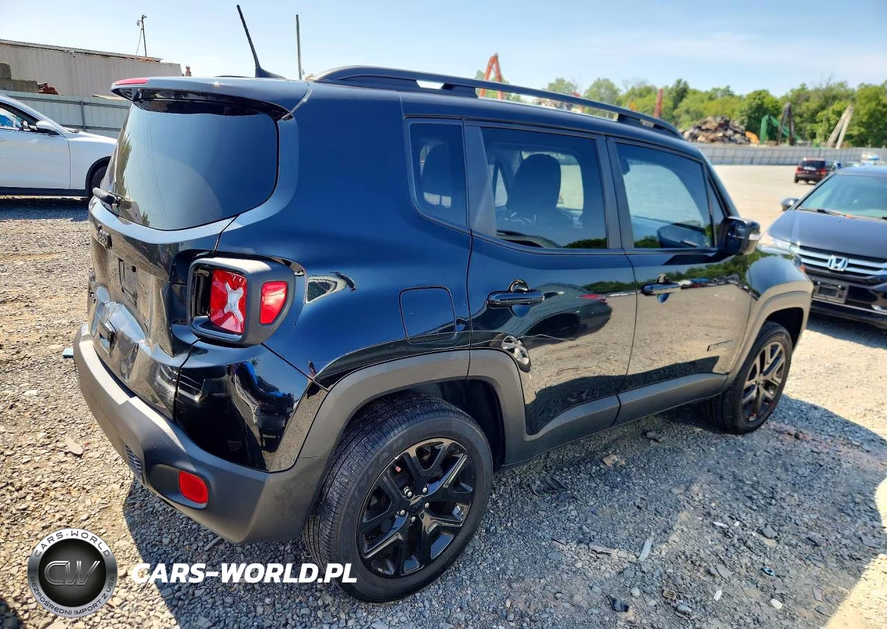 2018 Jeep Renegade Latitude VIN:ZACCJBBBXJPH05310 - 3