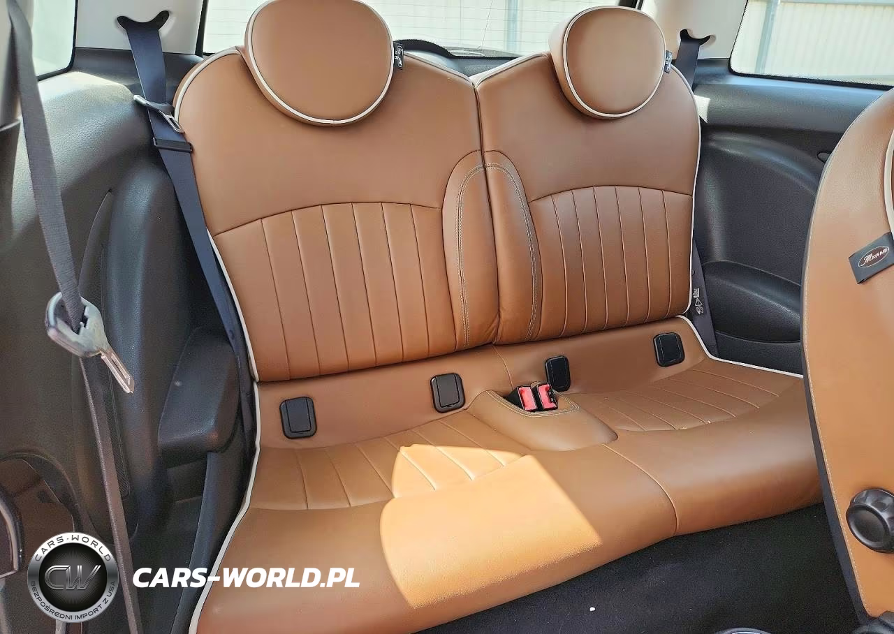 2010 Mini Cooper VIN:WMWMF3C53ATZ66607 - 11